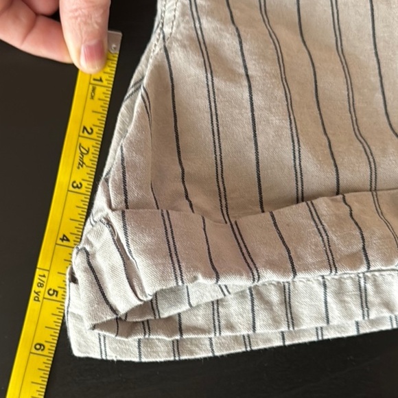 Old Navy Grey and Navy Striped Women Shorts -Sz 16 - Picture 2 of 6